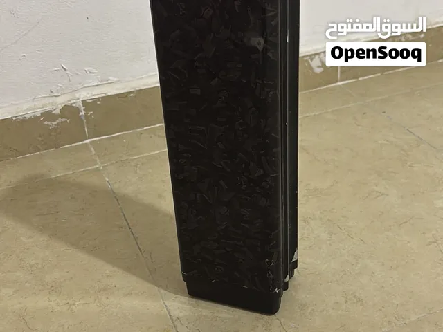 بطارية من شركة سمارت محطوط عليها تغليف كاربون بطارية ممتازة وبحالة ممتازة