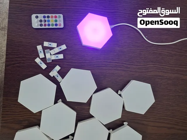اكسسوارات العاب واضاءات hexagonal و neon LED وgame over