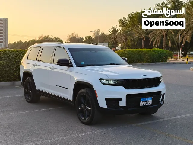 جيب جراند شيروكي L 2022  4×4  7 ركاب