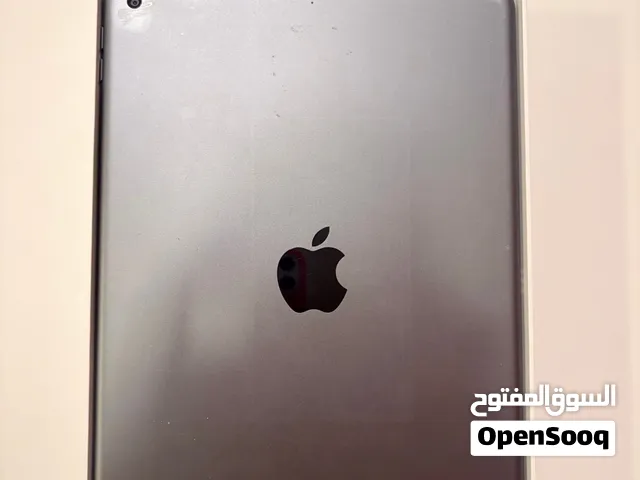 Urgent selling IPad 7th generation 32gb Good condition with box