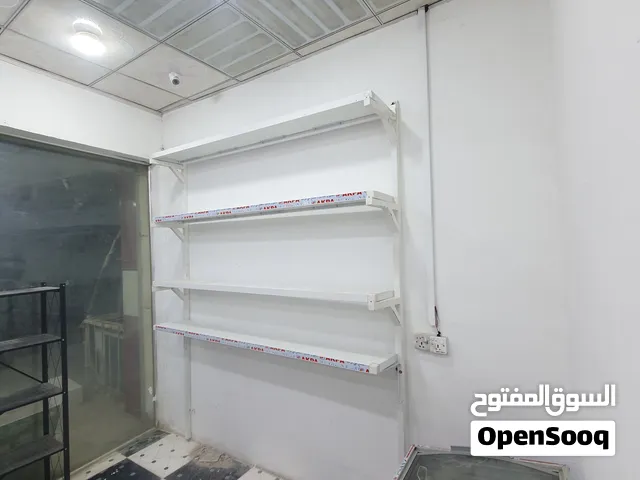 رفوف خشب والمنيوم للبيع جدا قويات وجديدات يصلح ديكور . اسواق غذائيه كوزمتك راسلني وتساب او خاص وبخدم