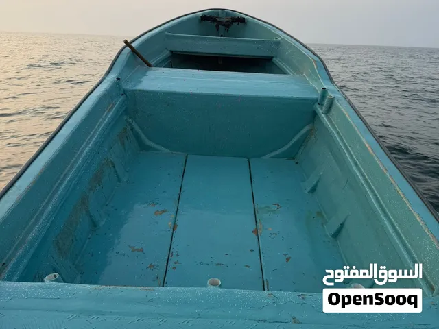 قارب 23 قدم مع مكينه 115 حصان