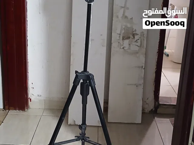 Adjustable Camera Tripod – Solid Build, Missing Handle (Fully Functional)
