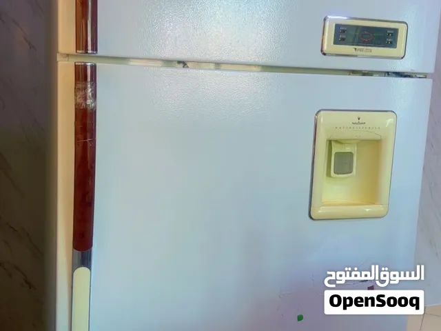 للبيع ثلاجة مستعملة من LG
