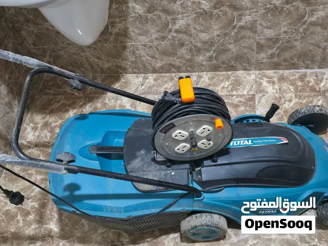 مكنة قص اعشاب كهربائية بحالة ممتازة نوع توتال .مع كابل نقال