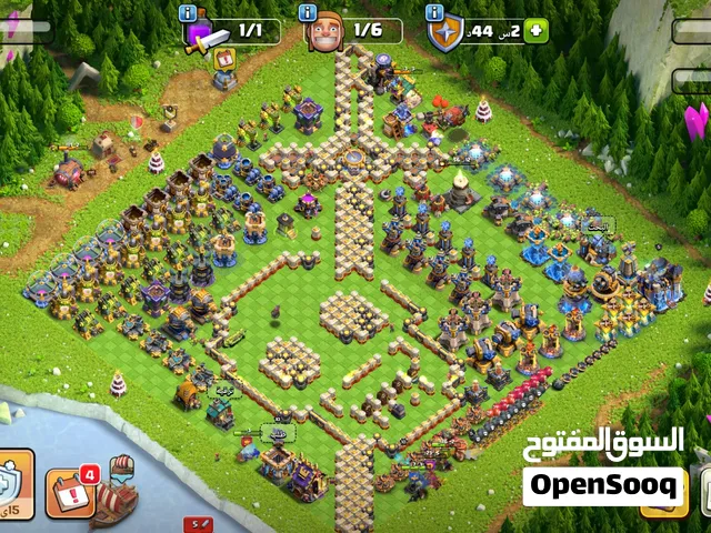 حساب كلاش اوف كلانس تاون 18 تكة على الماكس متبقي الجدار والملوك فقط