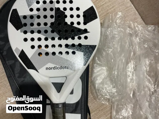 للبيع مضرب بادل جديدة بالكيس غير مستخدمة