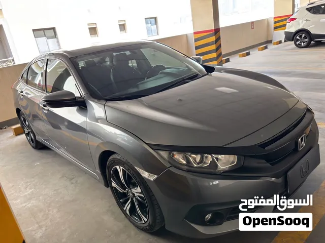FOR SALE: HONDA CIVIC 2018 (CLEAN & EXCELLENT CONDITION)