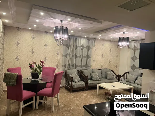 شقه مفروشه فخمه للايجار في السابع خلف كوزمو بسعر مميز