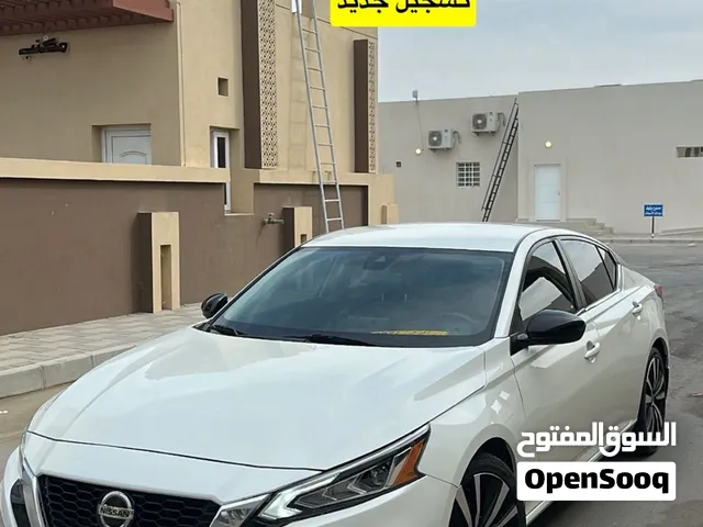 Used Nissan Altima in Al Batinah
