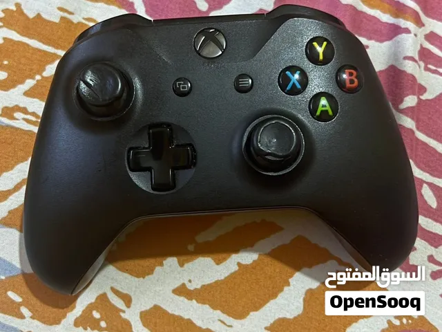 ايد اكسبوكس ون للبيع اصلية اجت مع الجهاز