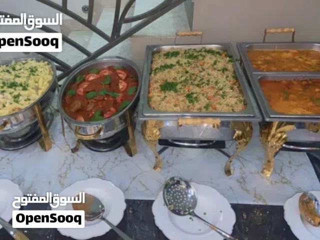 اواني بوفيه للإيجار اليومي ب 20 ريال طقم 6 صحون يكفي ل8 أصناف من الوجبات - 2 صحن مقسم