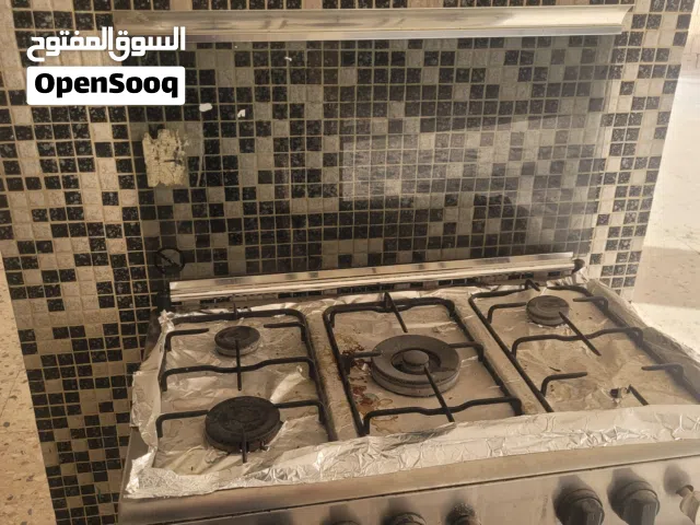 بوتاجاز 5 شعلة بومباني ايطالي ب 20 دينار بحالة جيدة