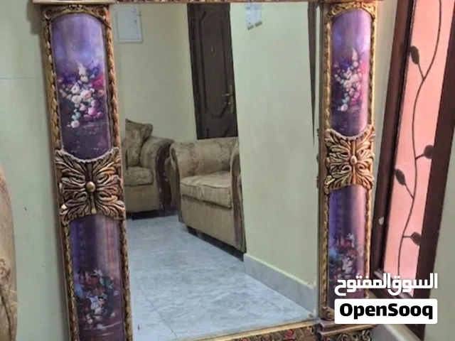 مرآة كلاسيكية لمدخل البيت