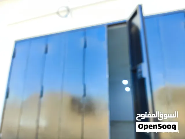 محلات تجارية أو  مخزن للإيجار على الطريق_الرئيسية بالمنشيه