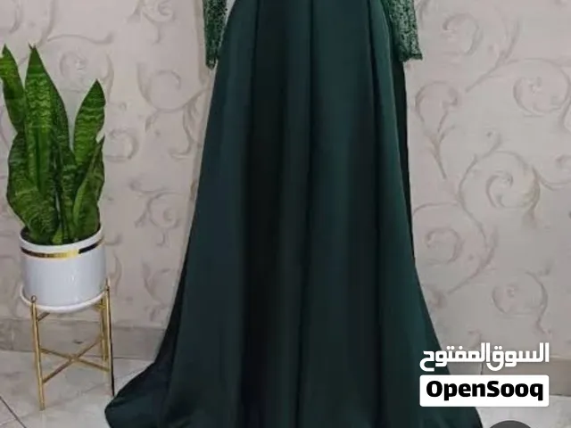 فستان للبيع