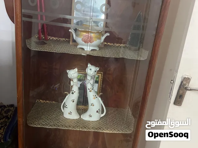 معرض خشبي  بي جرارت اربعه  السعر 200 وبي مجال