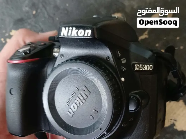 كاميرا نيكون D5300 ما شاء الله بحاله ممتازه تصوير احترافي اقرا الوصف