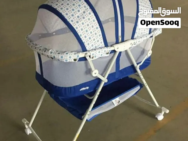 سرير اطفال لون ازرق فقط ب 35 دينار