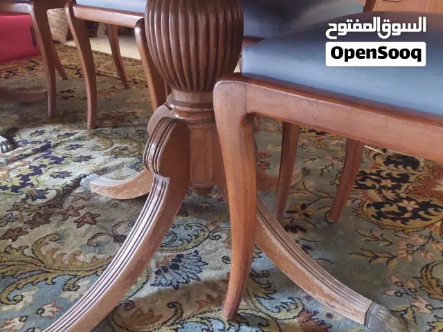 طقم کنب، طاولة طعام مع بوفيه