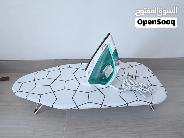 Tefal Iron + table