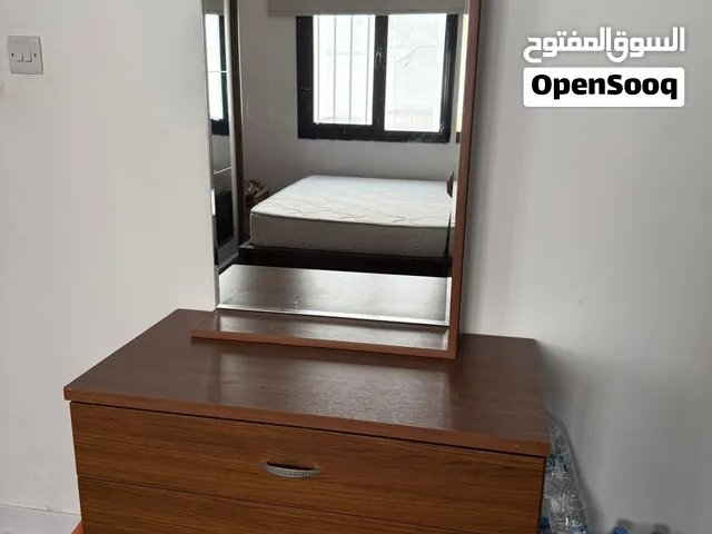 غرفة نوم بحالك جيده