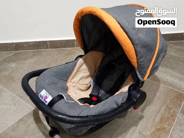 كوت طفل ماركه baby love مع حماله طفل