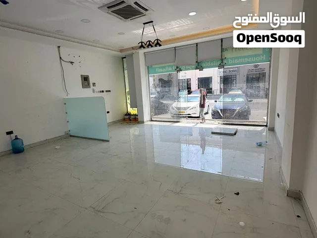 للايجار محال تجاري خط اول الخوض السادسة يصلح لكافة الانشطة التجارية