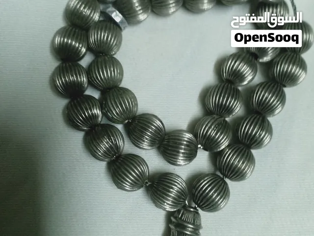 للبيع سبحه فضه قديمه جدا جدا شغل يدوي فضه خالصه 30 جرام من يريد المعرفه يسال متى صنعت السبحه الفضه ا