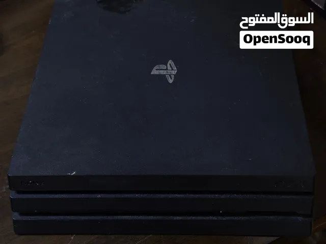 بلستيشن فور برو مستعملة ف حالة جيدة