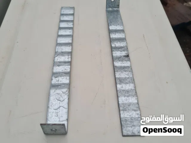 زوايا شد وربط الجدار بالعمود