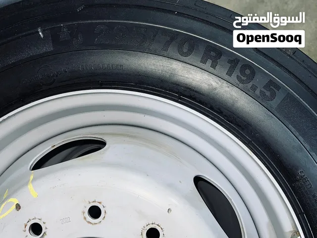 قومات شبه صفار   يمشو علي ايفيكو وفورد ودودج 19.5 70 225