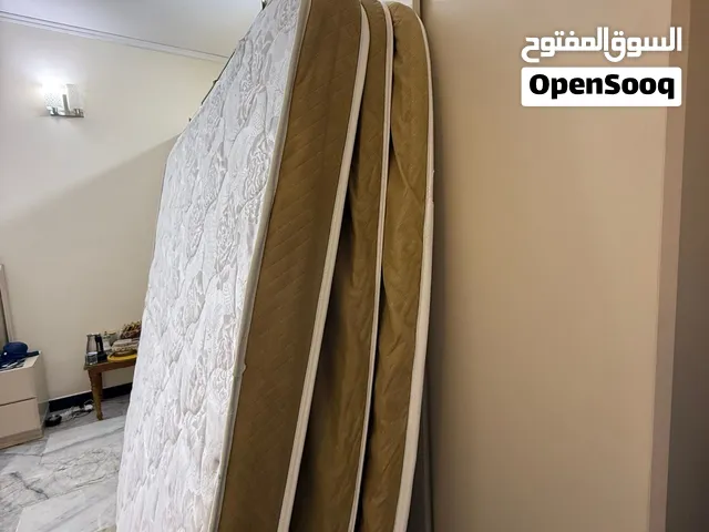 ميز تلفزيون ودوشك نفرين