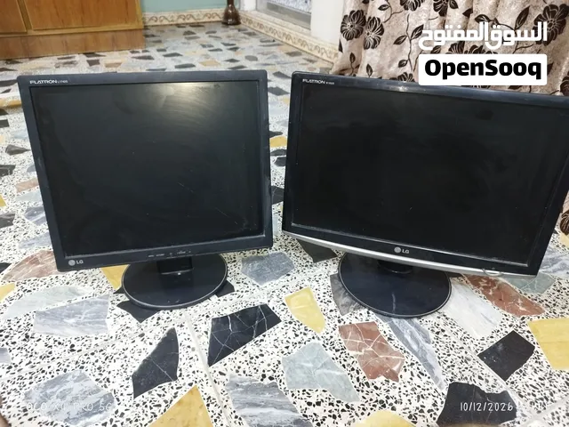 شاشتين من نوع LG مكتبيات
