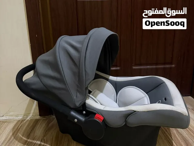 مقعد سياره للرضع