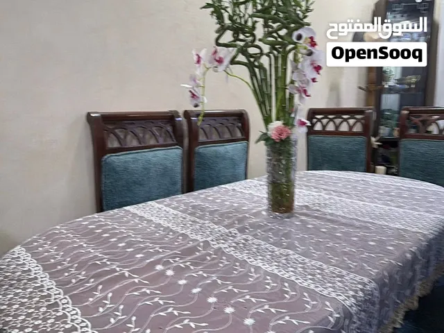 طاولة سفرة خشب زان اصلي+ برادي نفس لون الطقم