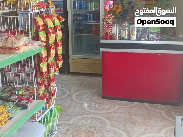 البيع بقاله بكامل أغراضها أجار المحل 40 ريال غير الكهرب باقي في العقد 10 شهور مطلوب 1500
