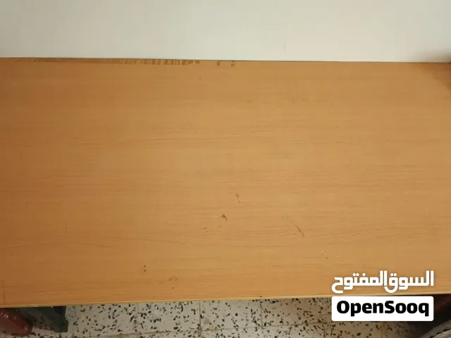 مكتب حجم كبير بأرجل حديد متينه و تتحمل الثقل
