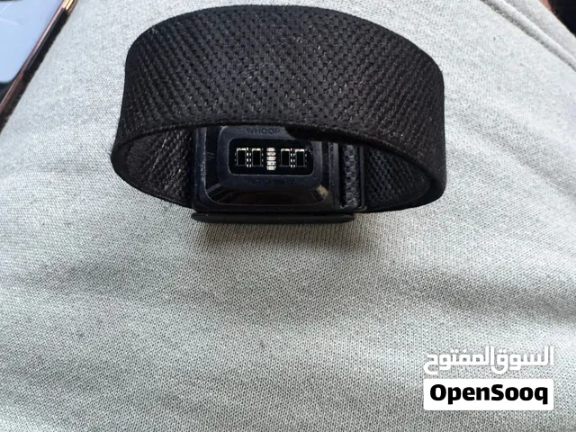 سوارة ووب مع الجهاز و الشحن و فيها اشتراك سنتين دفعت السنتين و مابي السوارة