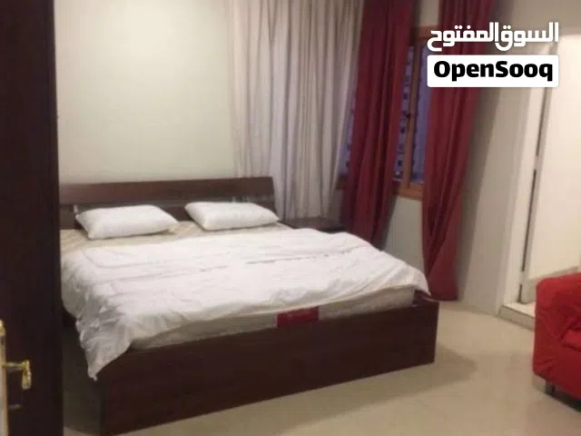 شقق واجنحه فندقيه مفروشه فرش بالكامل كما يوجد خدمه نظافه وخدمه صيانه تكييف مركزي يوجد باركن للجميع ا