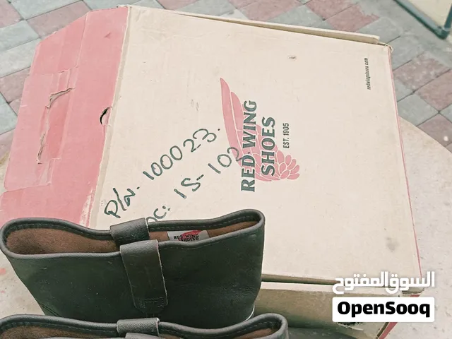 حذاء أعمال قوية وسافتي Red wing