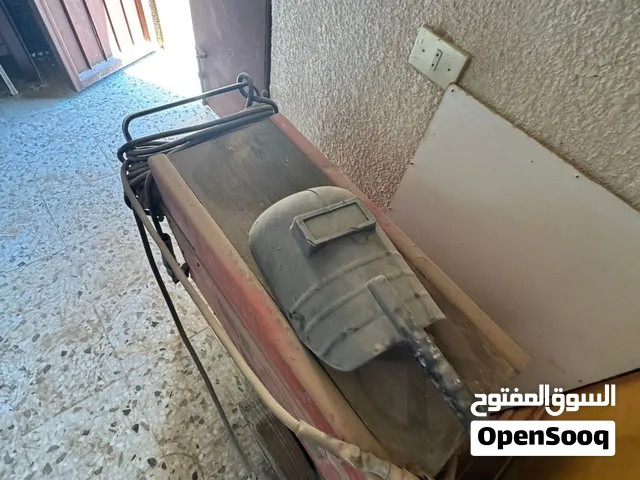 مكينه الحم باب حديد او اي شي