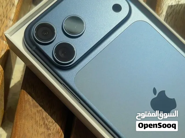 Iphone 17pro max super clean بدون خدوش وملحقات مميزة