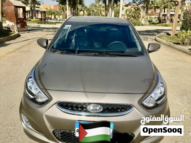 Sedan Hyundai in Cairo