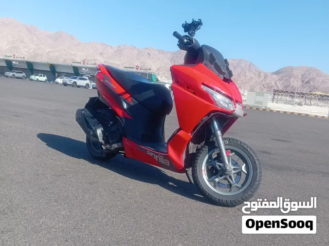Abrilia  sxr 160 cc