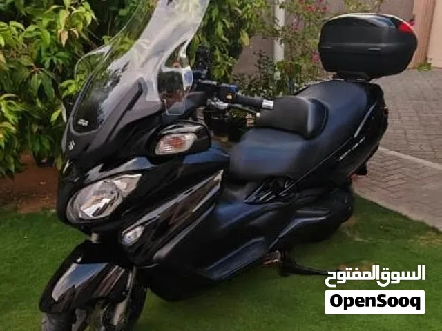 Suzaki Sky Wave 650 cc