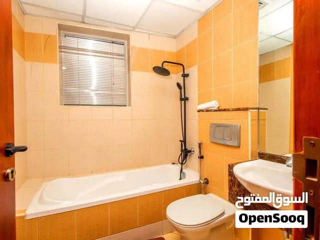 Room for executive bachelor Najma and mansura meto station nearby in room's