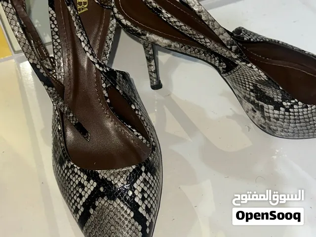 حذاء زارا نمري جديد كعب عالي
