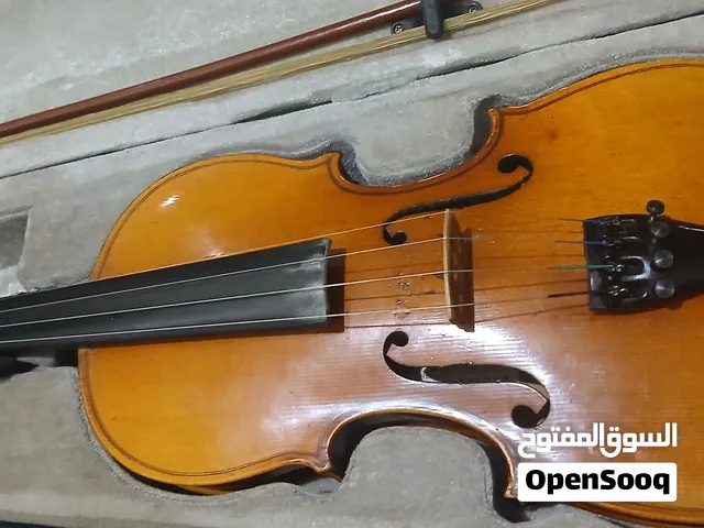 كمان اثريه قديمه من فئة السبعينات والثمانينات