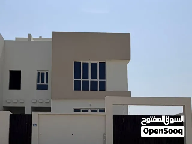 للبيع فيلا مميزه في المعبيله الجنوبيه و بتشطيبات مميزه بمساحة بناء 394م